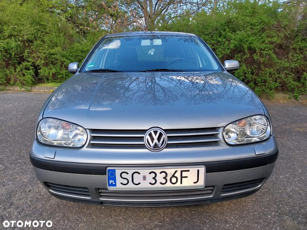 Volkswagen Golf 1.6 FSI Trendline - 5