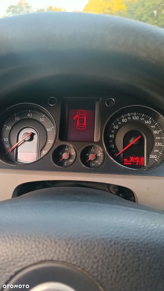 Volkswagen Passat 2.0 FSI Comfortline - 11