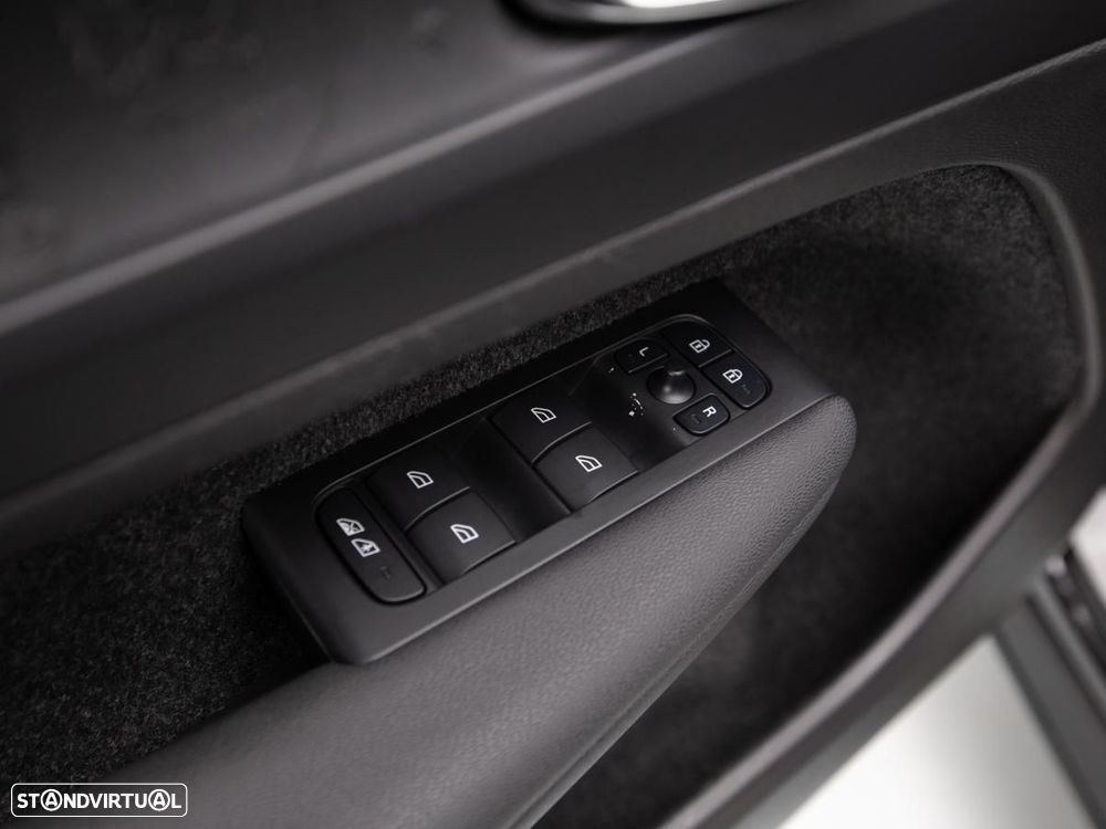 Volvo XC 40 1.5 T4 PHEV Essential - 13