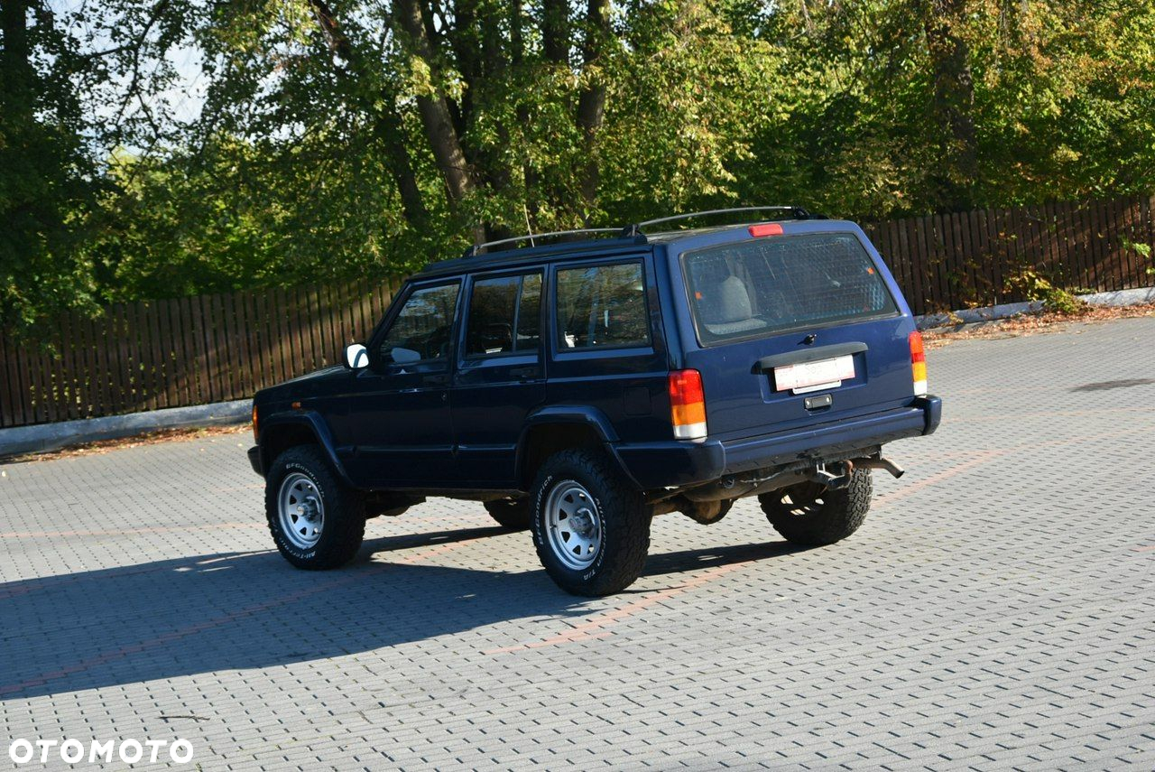 Jeep Cherokee - 5