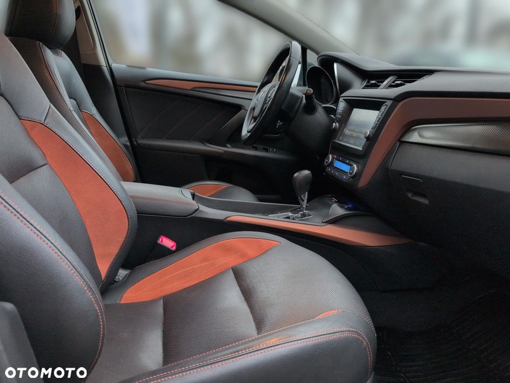 Toyota Avensis 2.0 Premium MS - 9