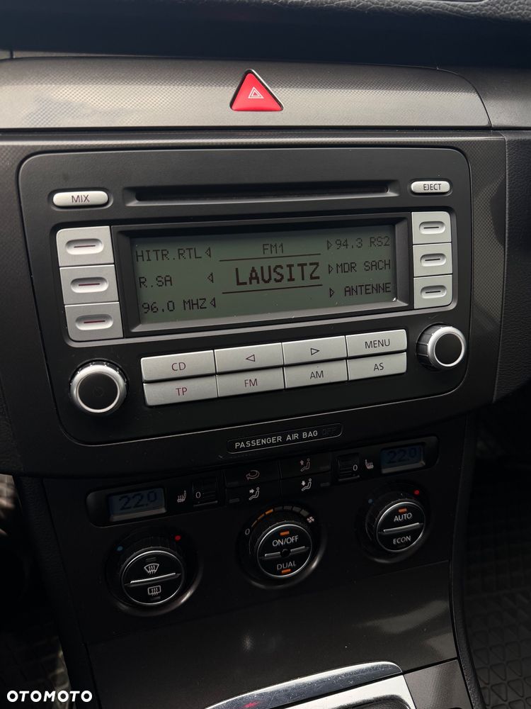 Volkswagen Passat 1.6 FSI Trendline - 21