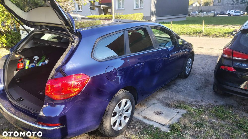 Opel Astra 1.4 T Essentia - 8