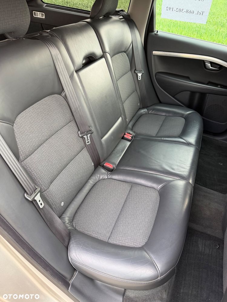 Volvo V70 2.5T R-Design Summum - 10