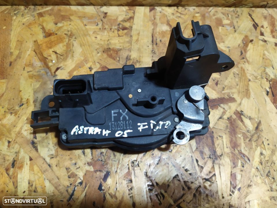 FECHO DE PORTA OPEL ASTRA H - FRENTE ESQUERDO / DIREITO / TRÁS DIREITO / ESQUERDO 3P 5P - 4