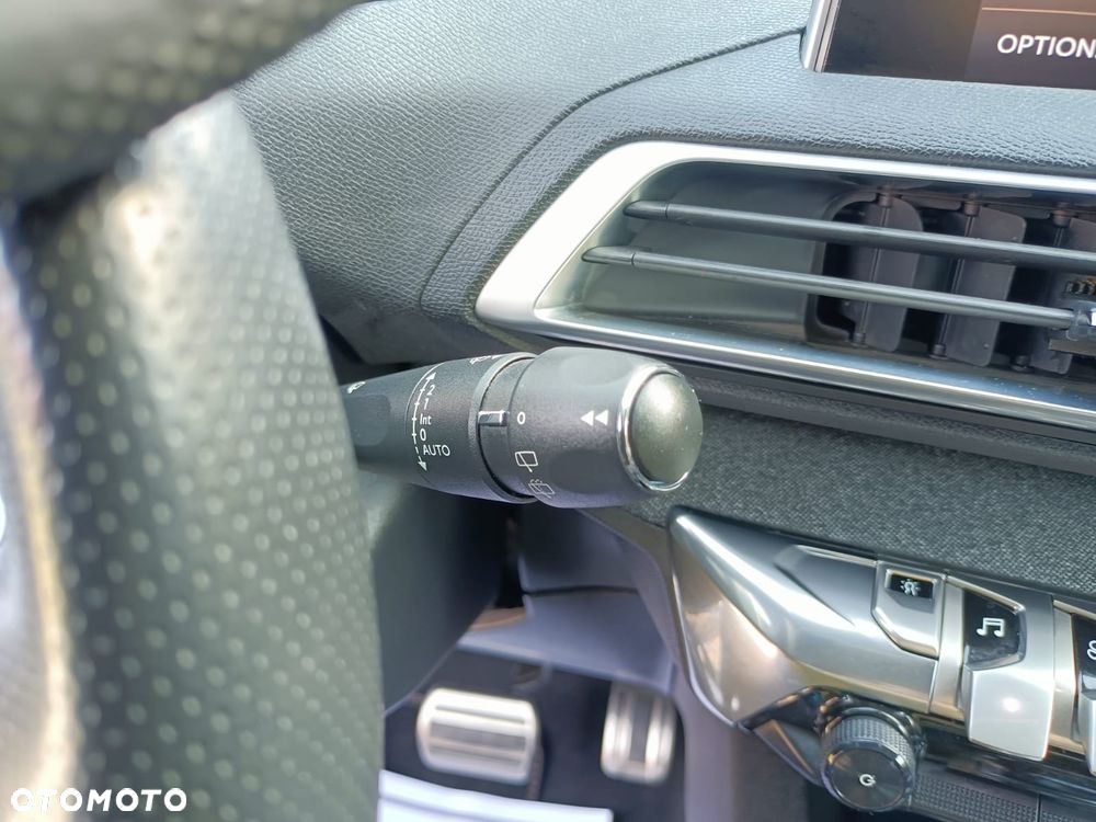 Peugeot 3008 1.2 PureTech GPF Allure S&S EAT8 - 29