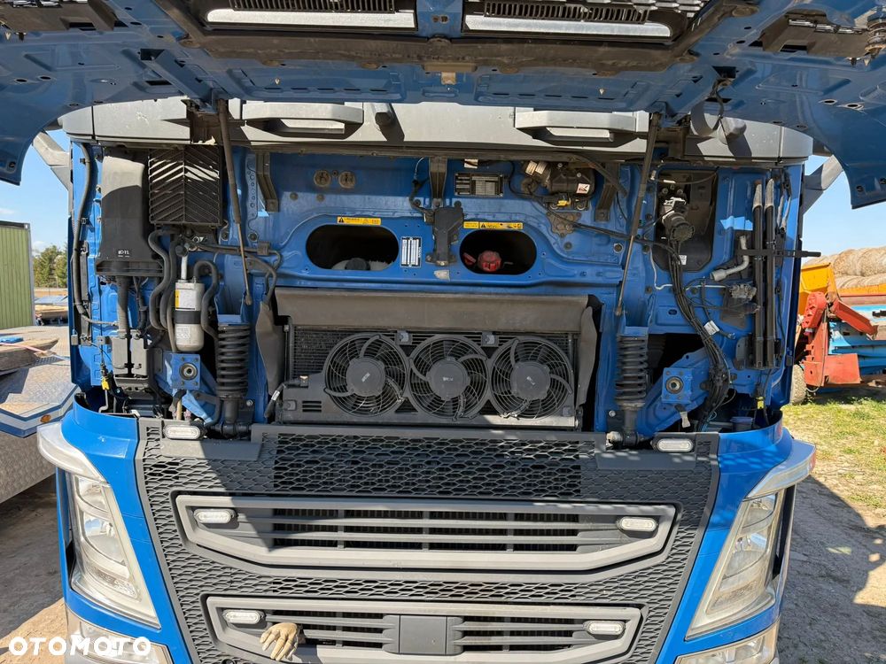 Volvo FH 6x2, PUSHER - 17