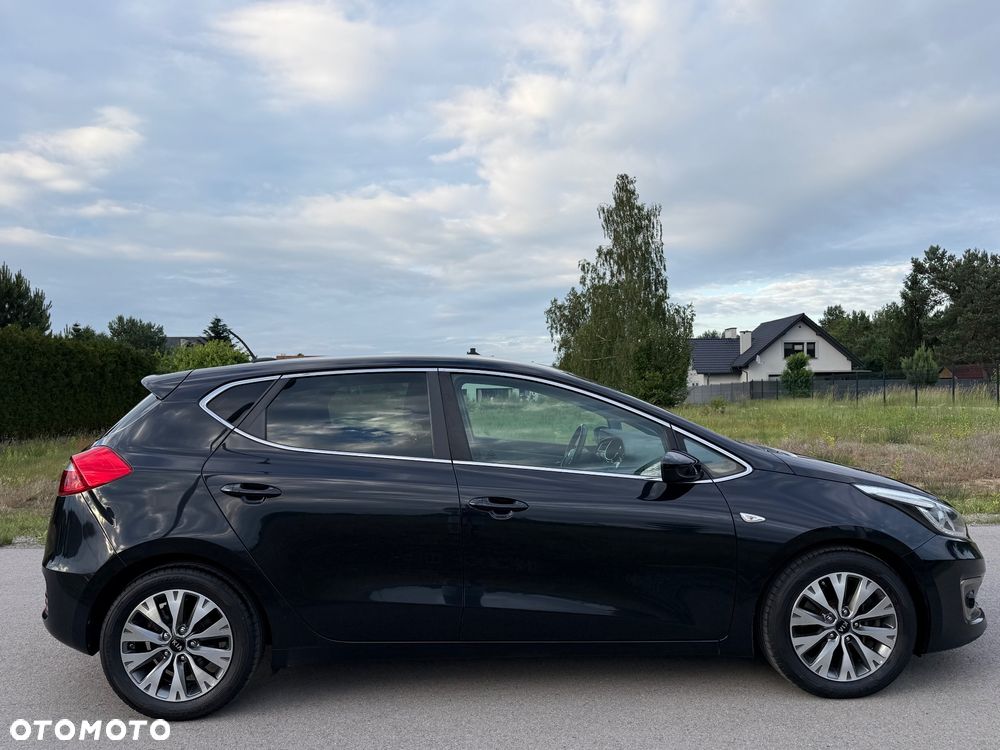 Kia Ceed 1.6 CRDi 136 ISG UEFA EURO 2016 - 5