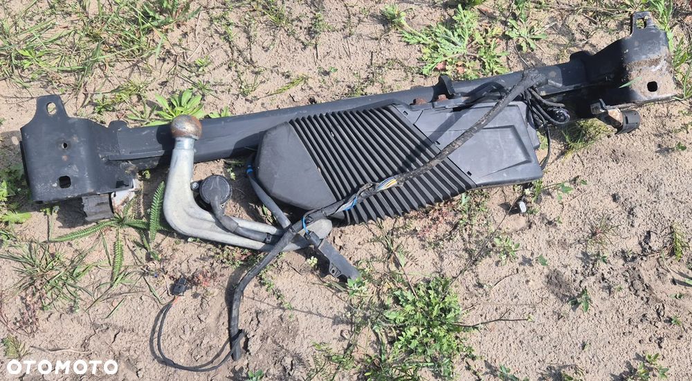 Hak Holowniczy Elektryczny Składany WESTFALIA BMW F11 Kombi Touring - 1