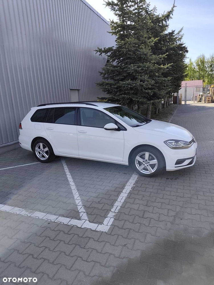 Volkswagen Golf - 2