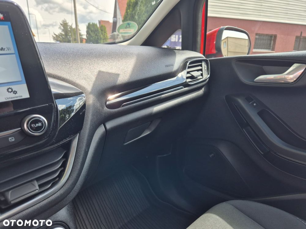 Ford Fiesta 1.1 S&S COOL&CONNECT - 16