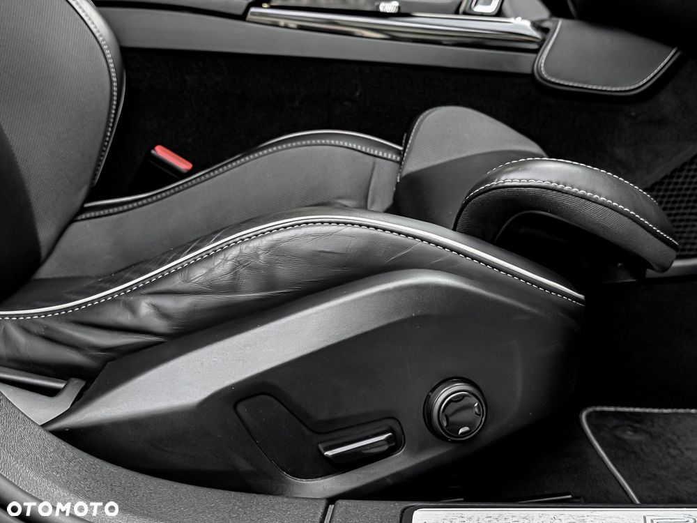 Volvo V60 T8 AWD Recharge Geartronic RDesign - 38
