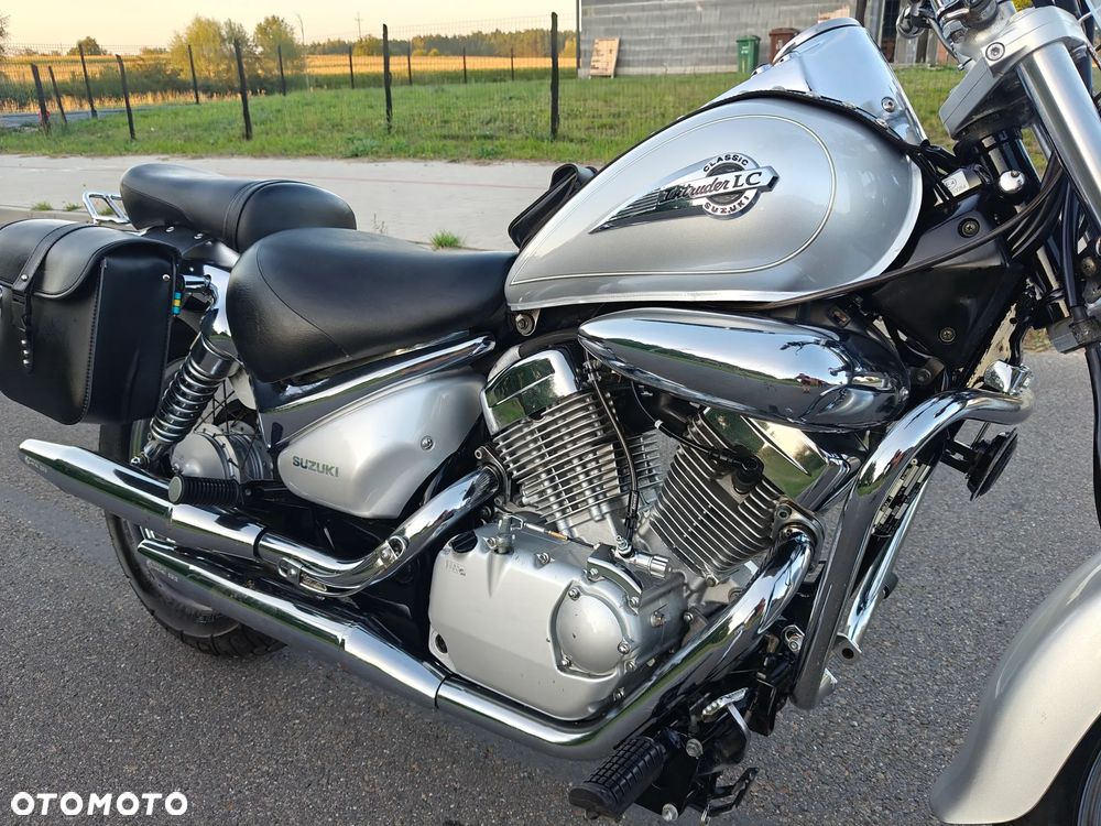 Suzuki Intruder - 19