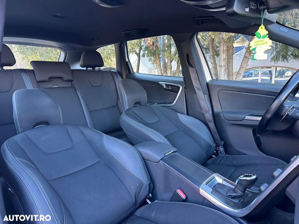 Volvo XC 60 D4 AWD Geartronic Momentum - 13