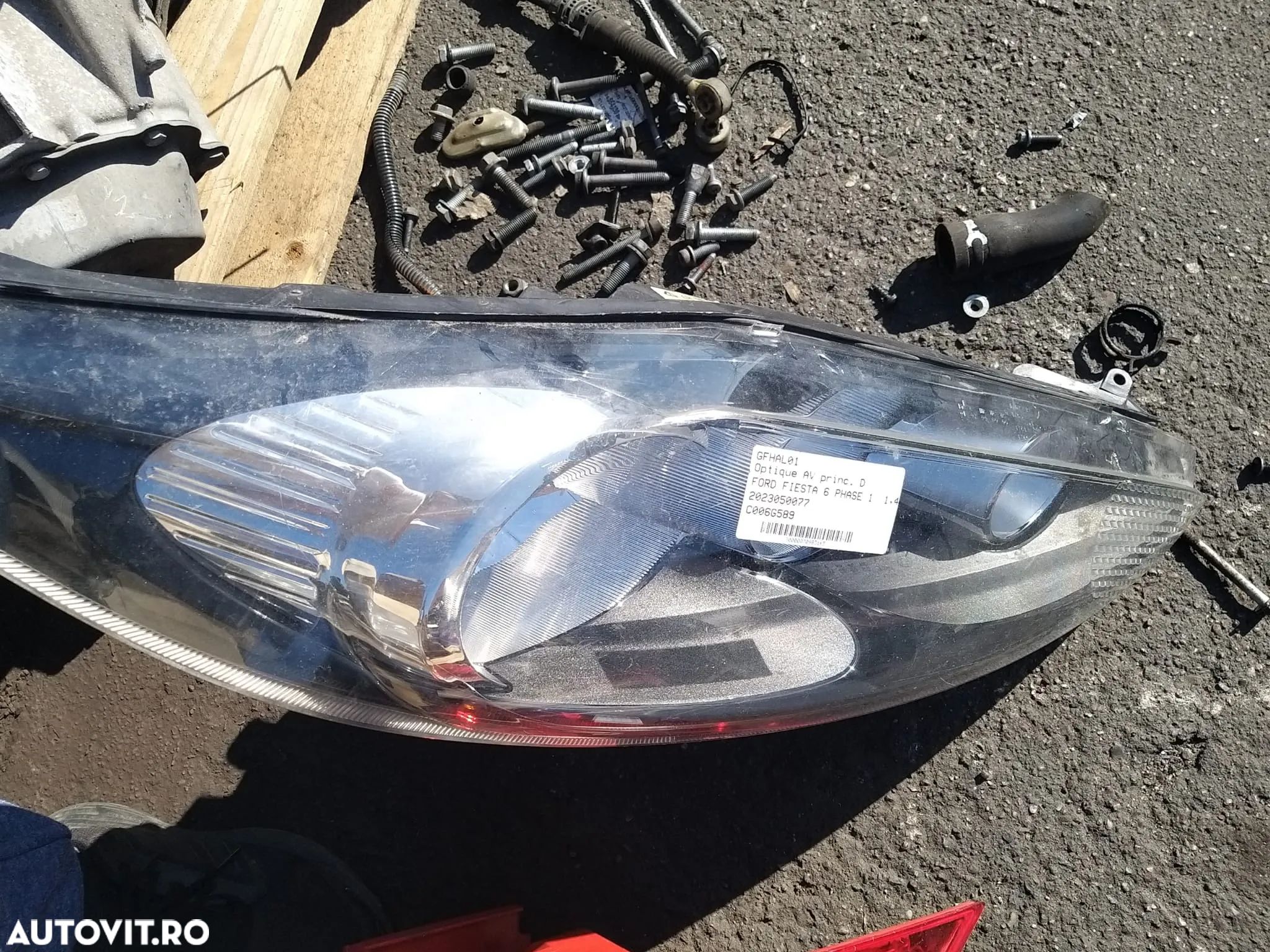 Far Dreapta cod: 8A6113W029AG pentru Ford Fiesta 6 din 2013 - 1
