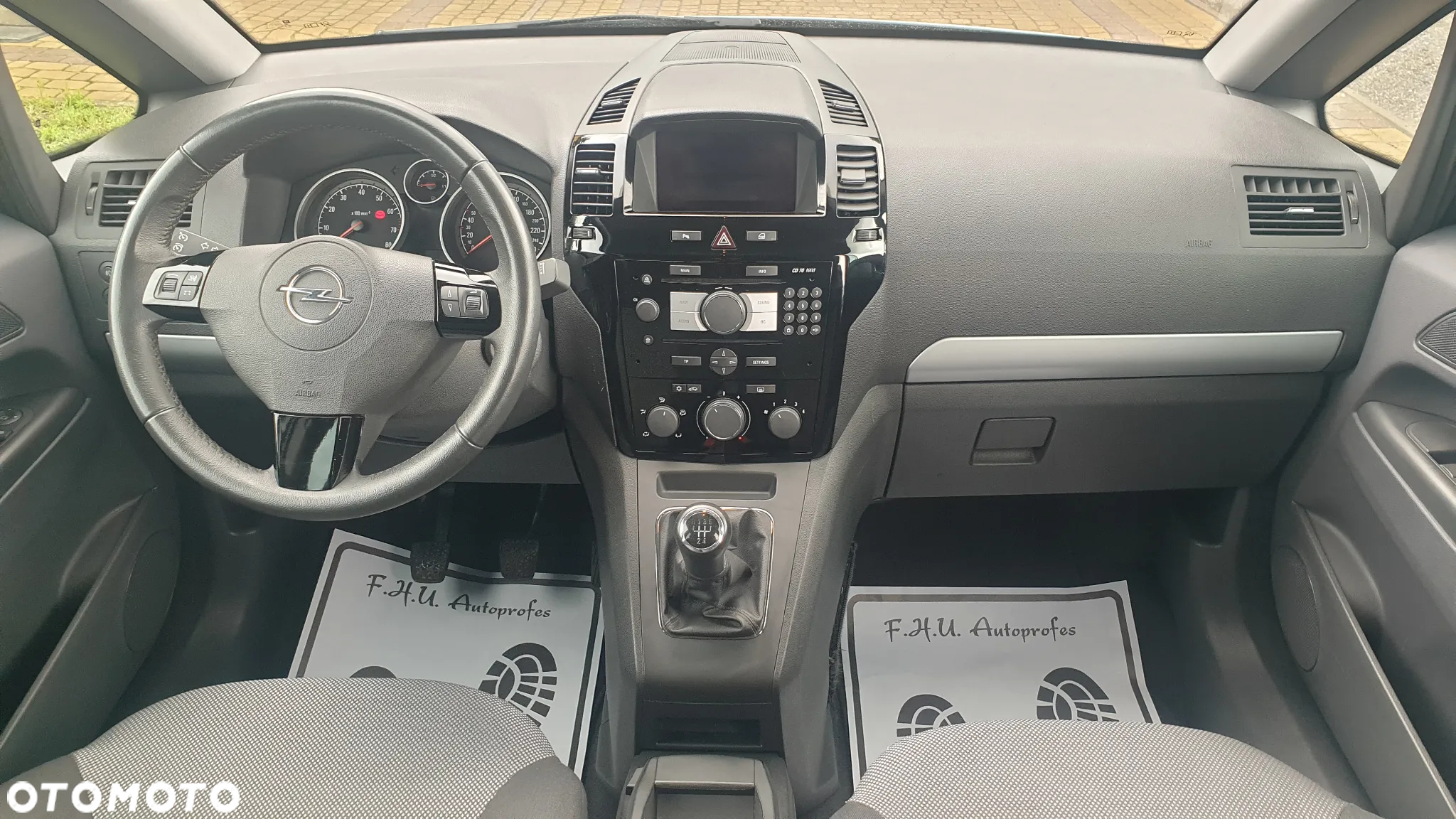 Opel Zafira - 12