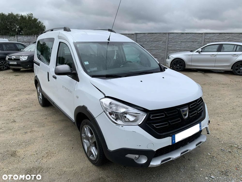 Dacia Dokker TCe 115 Stepway - 37