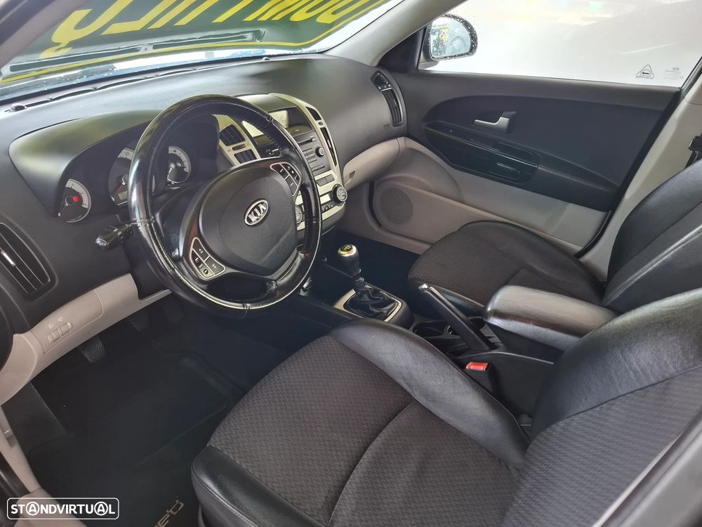 Kia Ceed SW 1.6 CRDi EX - 6