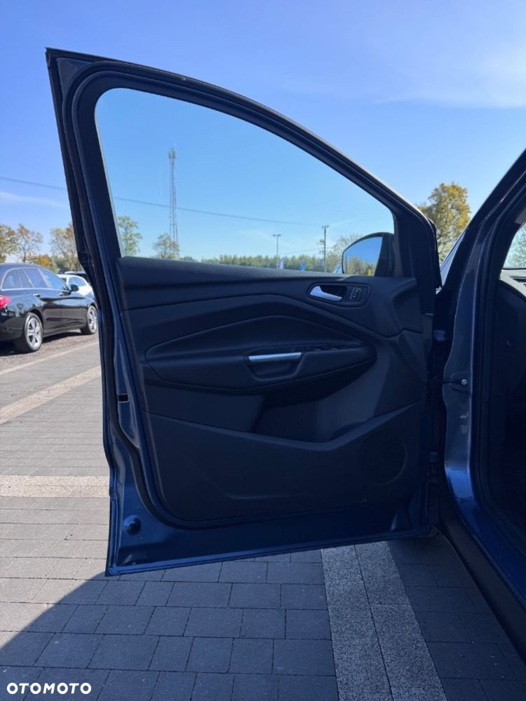 Ford Kuga - 17