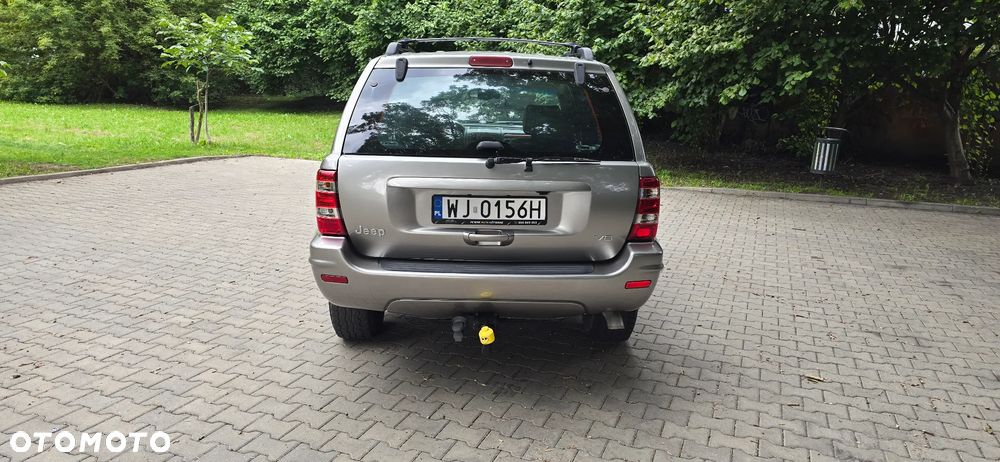 Jeep Grand Cherokee - 8