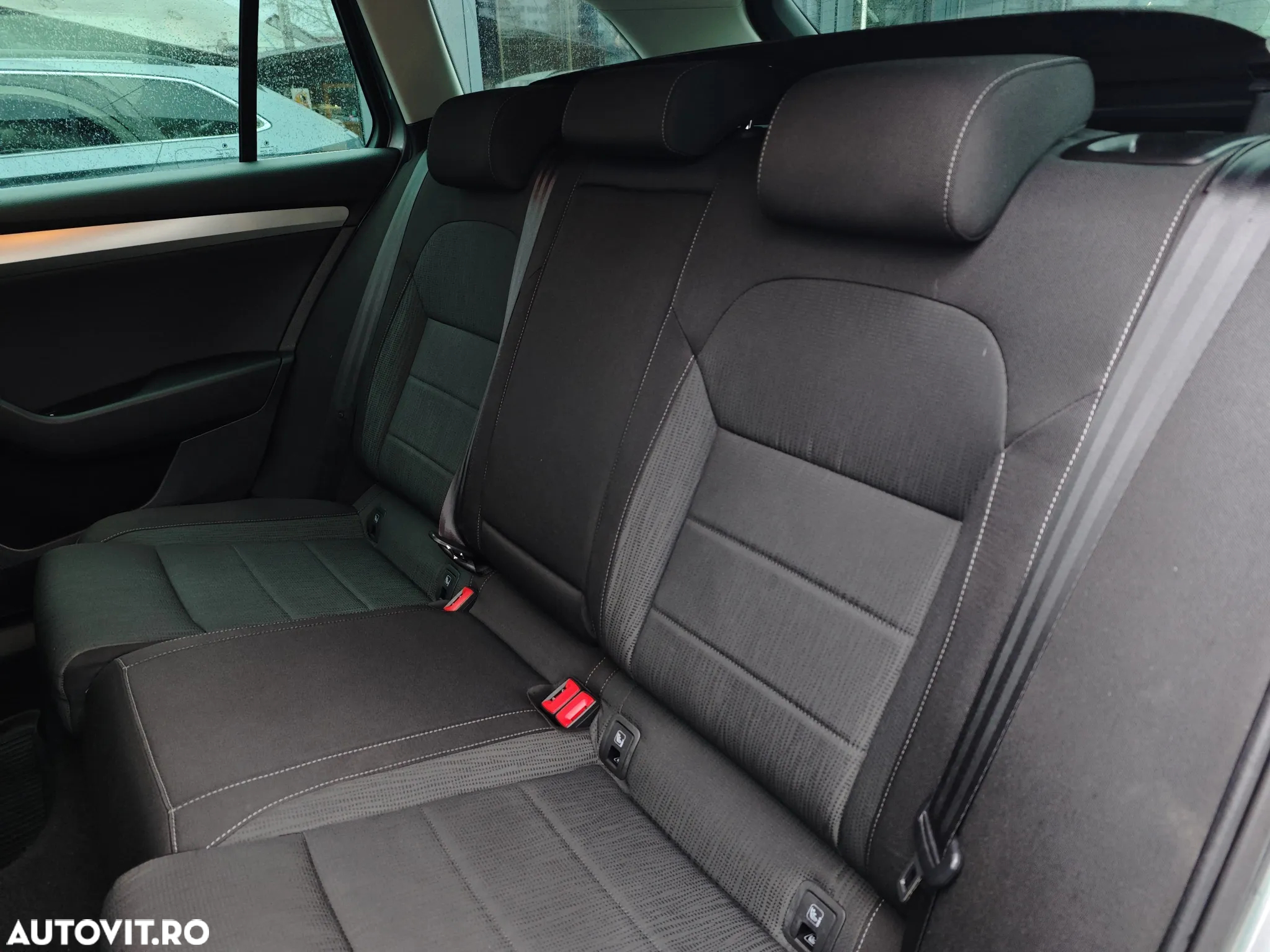 Skoda Superb 2.0 TDI DSG Ambition - 8