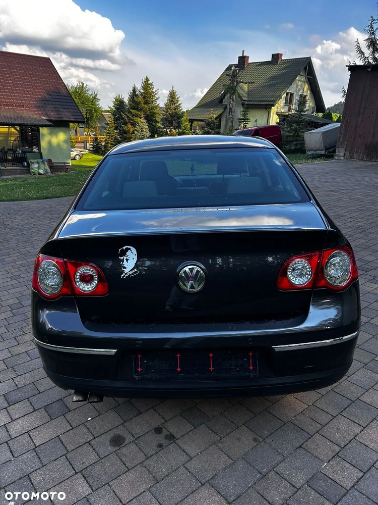 Volkswagen Passat - 4