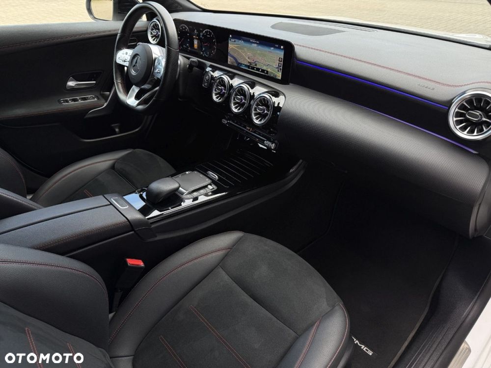 Mercedes-Benz CLA 200 AMG Line 7G-DCT - 29