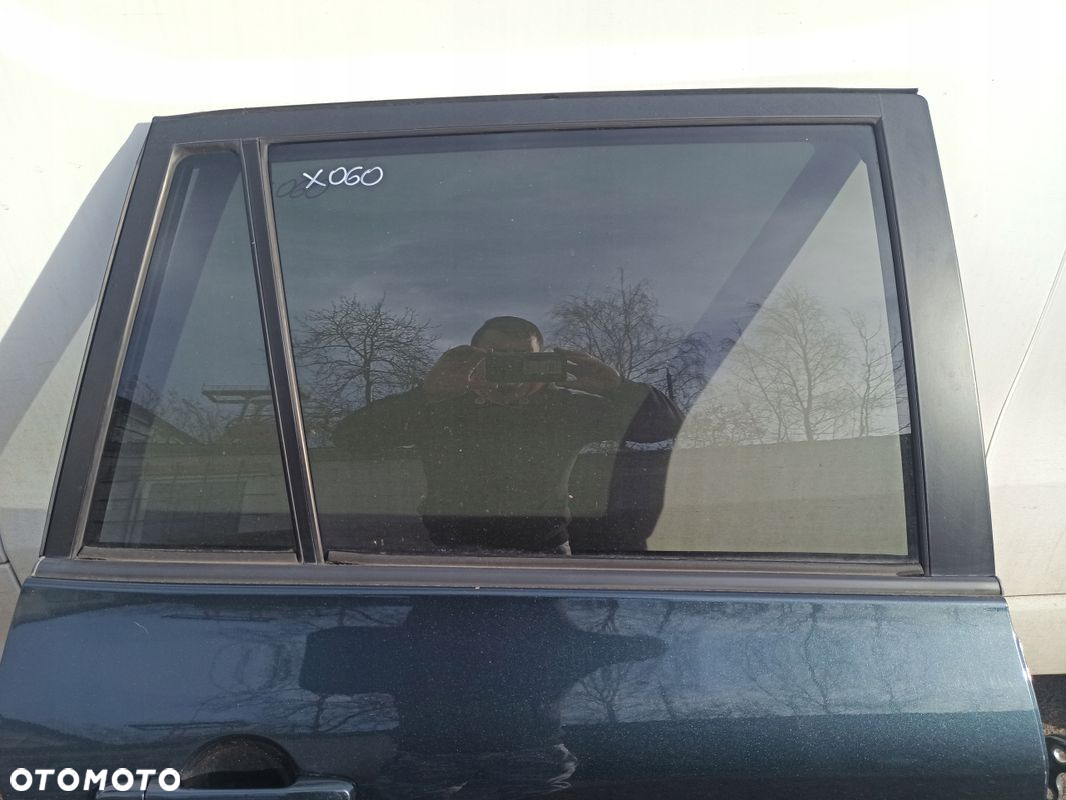 Drzwi prawy tył kompletne TOYOTA RAV4 III 6T3 06-13 - 2