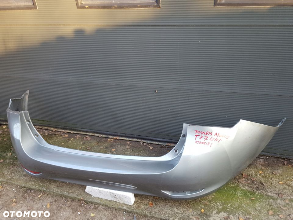 ZDERZAK TOYOTA AVENSIS T27 LIFT 15- KOMBI RADOM - 2