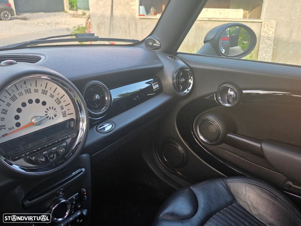 MINI 3 Portas Cooper D - 24