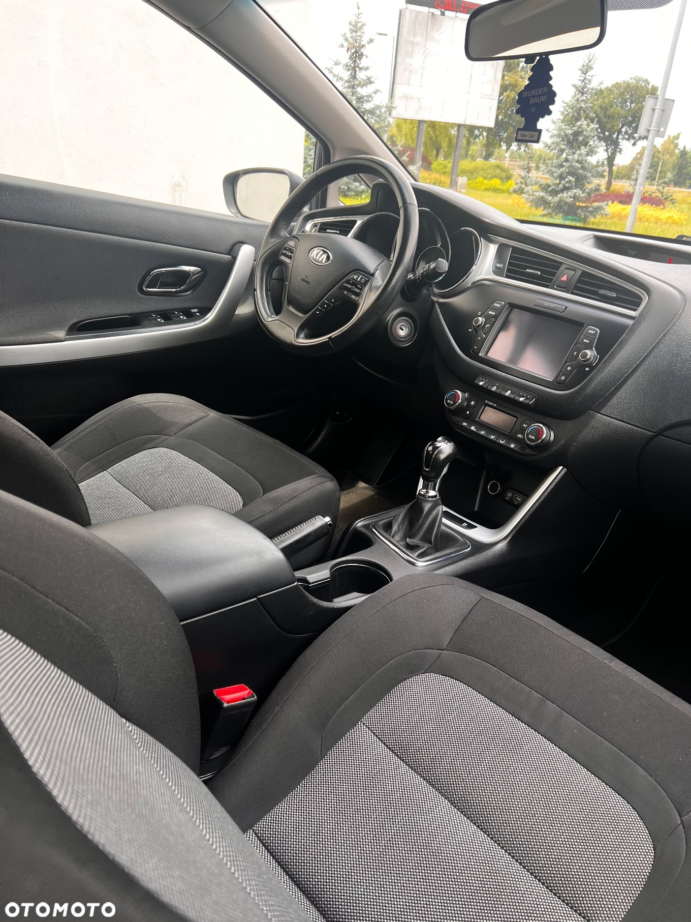 Kia Ceed 1.6 GDI Dream-Team Edition - 25