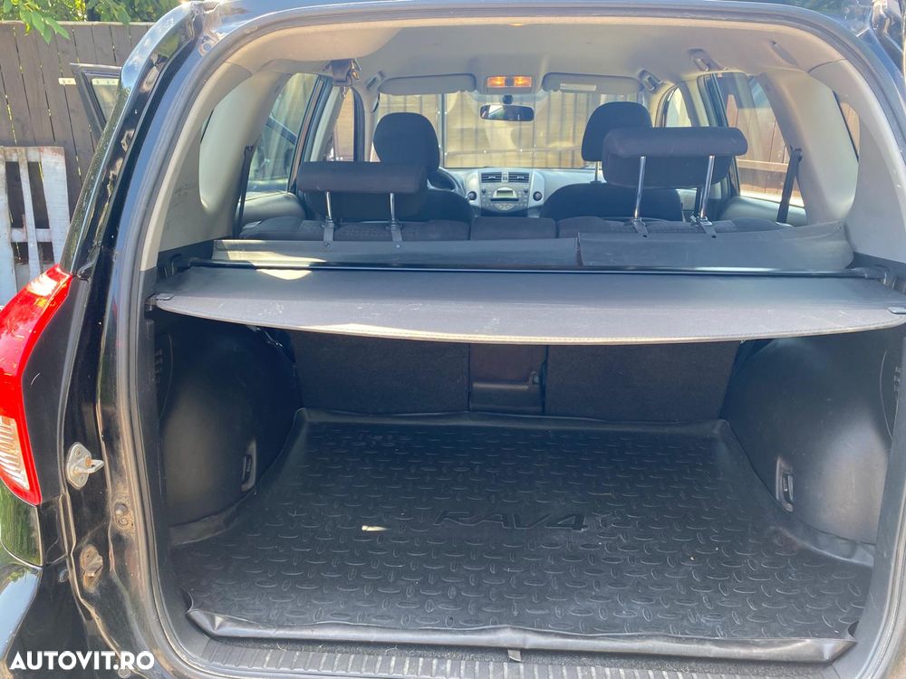 Toyota RAV4 2.2 D-CAT 4x4 Sol - 16