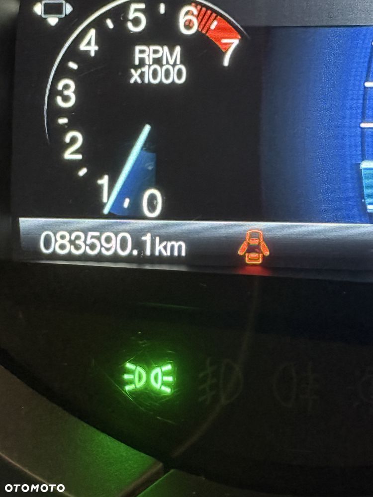 Ford Edge - 8