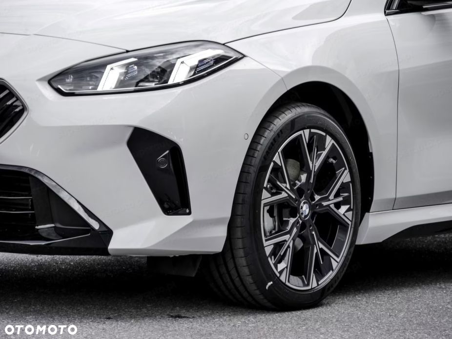 BMW Seria 1 120 mHEV - 13