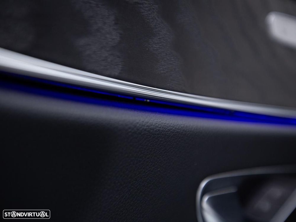 Mercedes-Benz E 300 de AMG Line - 18