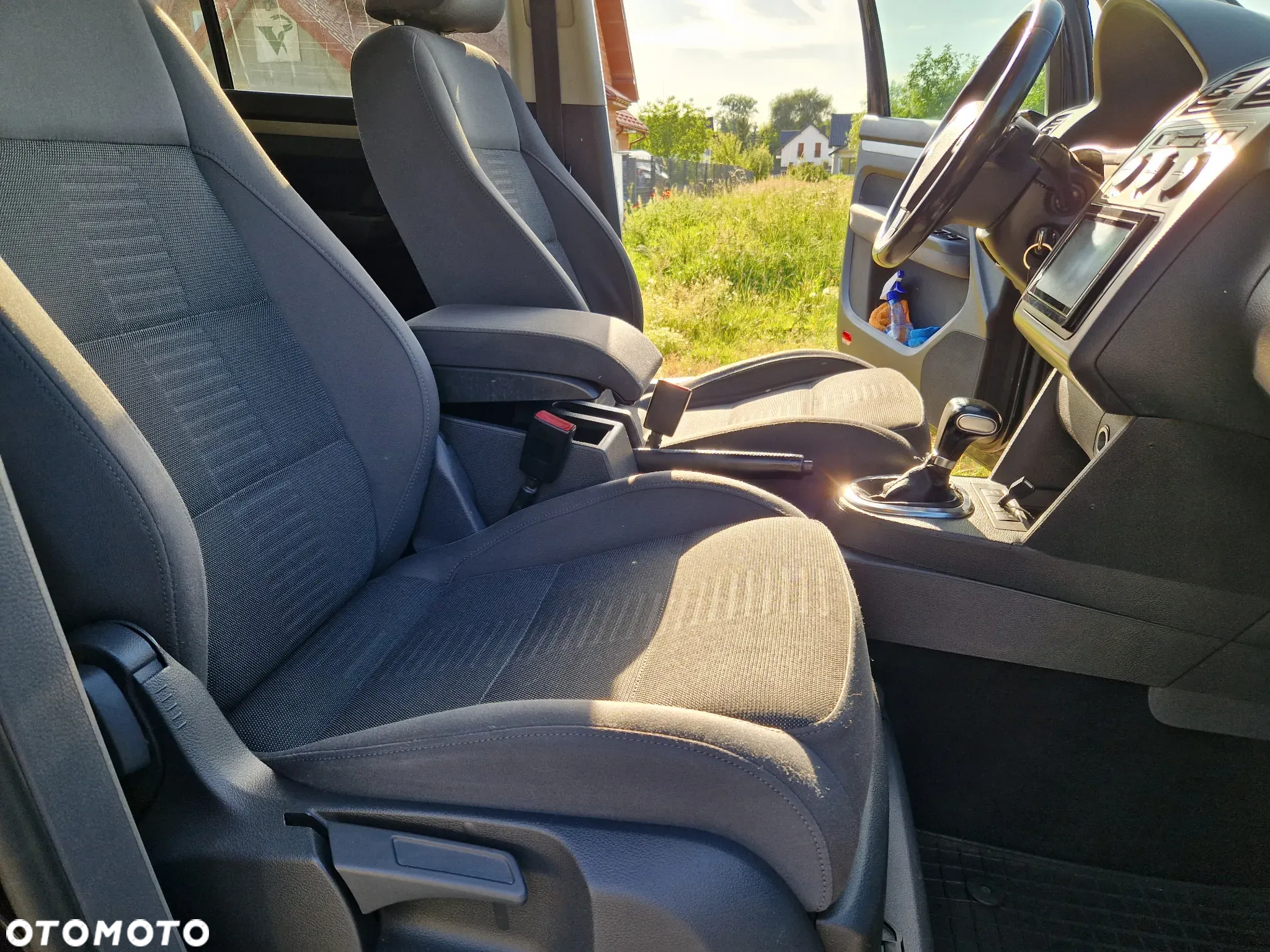 Volkswagen Touran 2.0 TDI DPF Highline DSG - 27