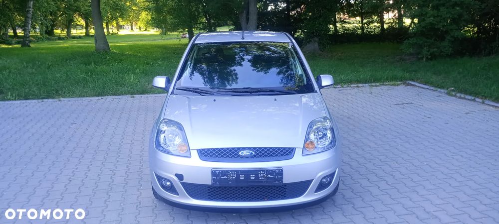 Ford Fiesta - 24