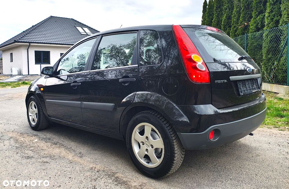 Ford Fiesta 1.3 Ambiente - 17