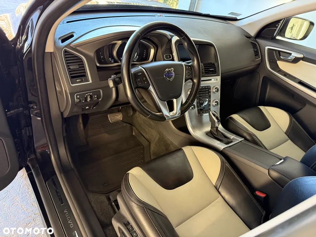 Volvo XC 60 D4 AWD Summum - 4