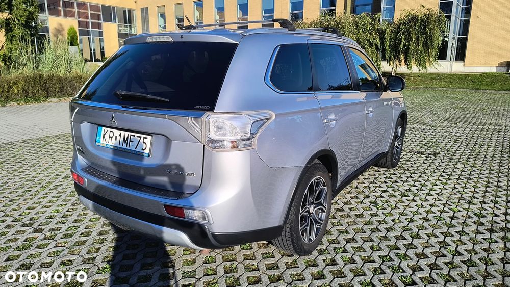 Mitsubishi Outlander 2.2 DID Intense + 4WD - 6