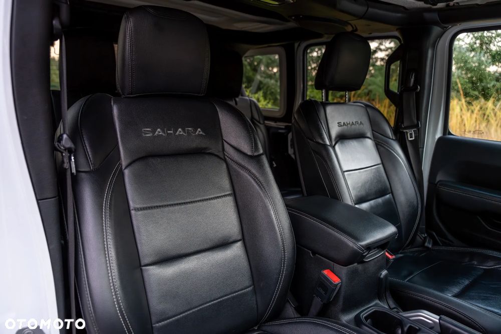 Jeep Wrangler Unlimited GME 2.0 Turbo Sahara - 25