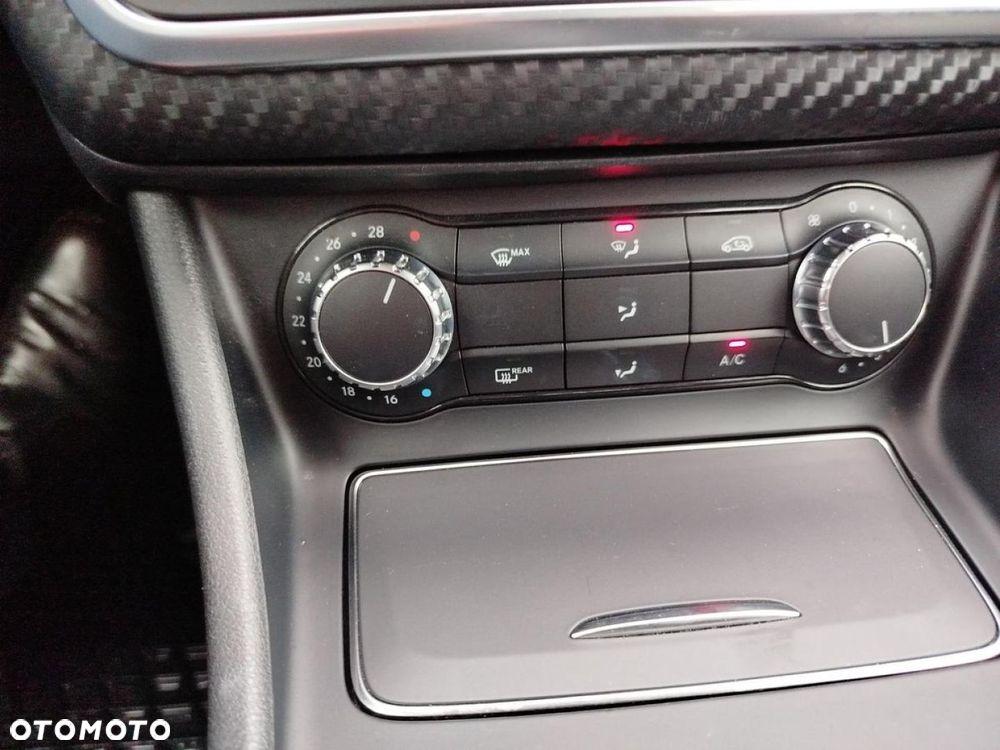 Mercedes-Benz GLA - 15