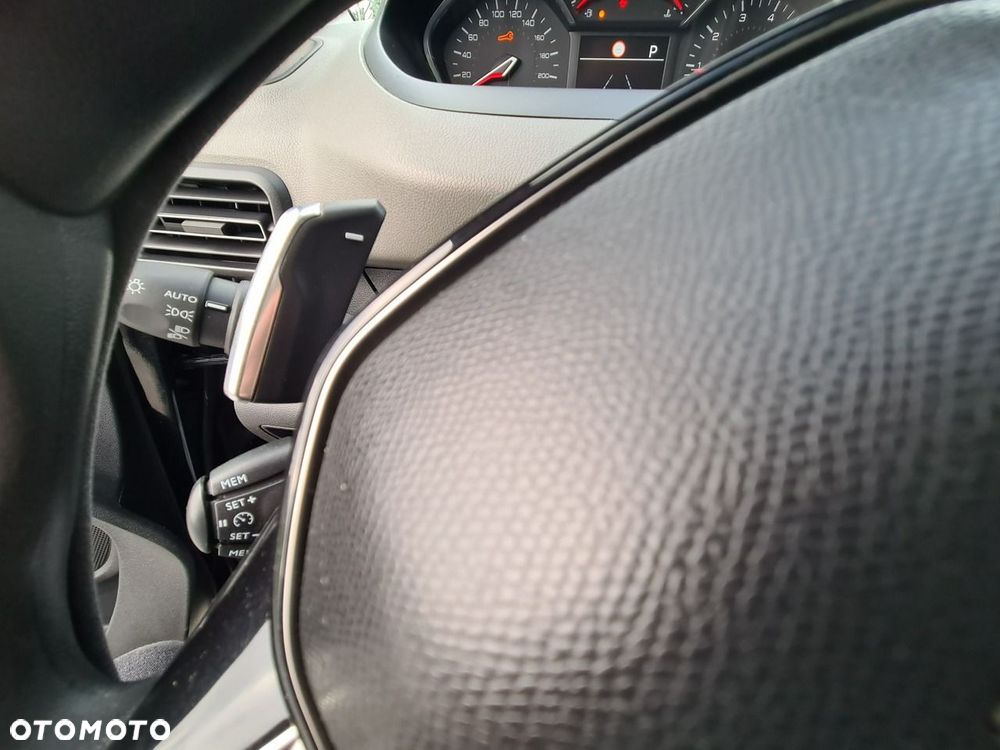 Peugeot Rifter 1.5 BlueHDI Allure S&S - 21