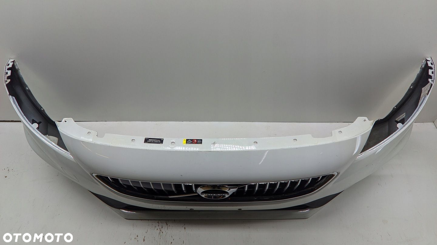 Zderzak przedni VOLVO V40 R DESIGN 2012-2017 - 11