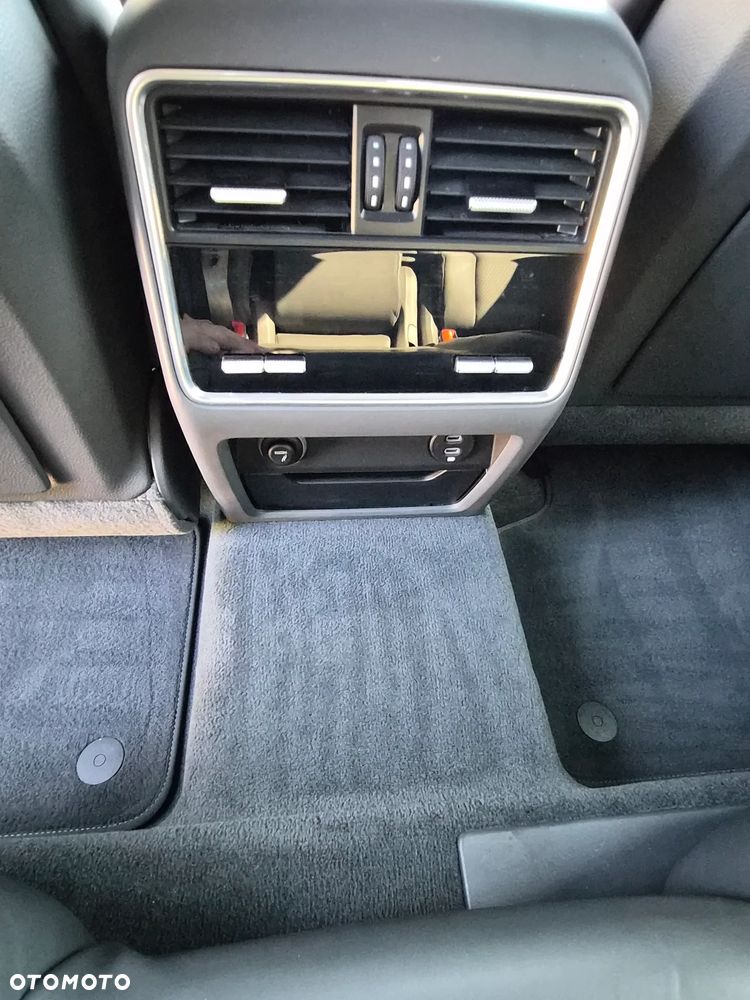 Porsche Cayenne S Platinum Edition - 26