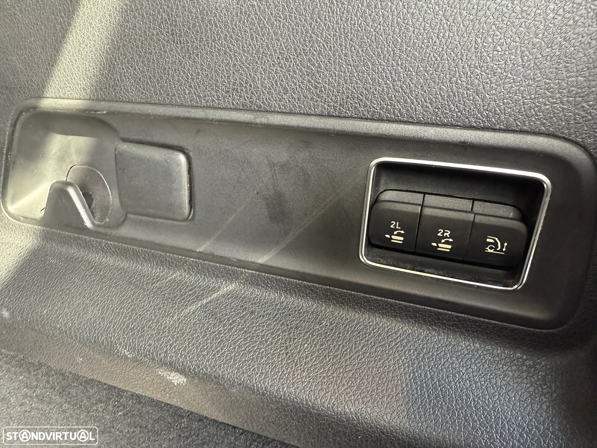 Mercedes-Benz GLE 300 d 4Matic - 23