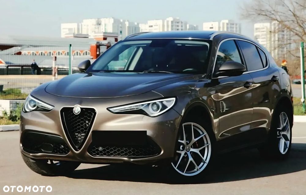 Alfa Romeo Stelvio - 1