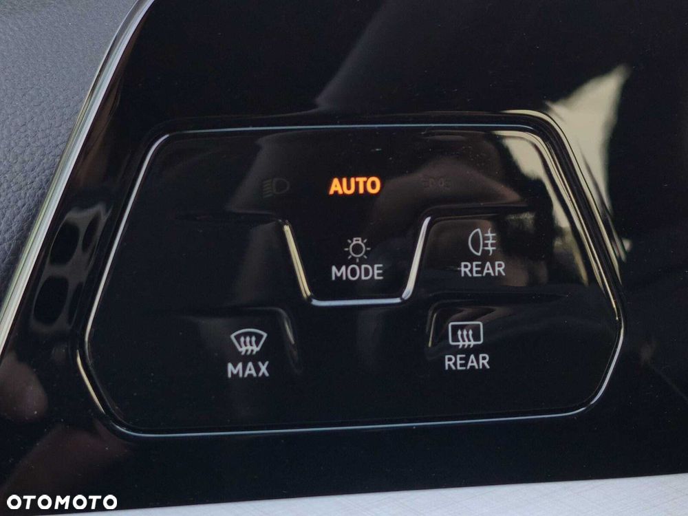 Volkswagen Golf 1.5 TSI EHybrid PHEV 150kW Life Plus DSG - 22