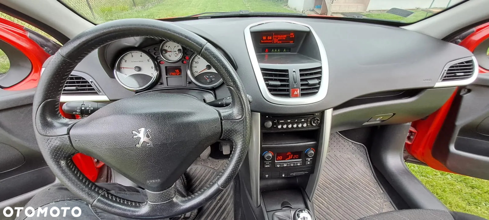 Peugeot 207 - 24