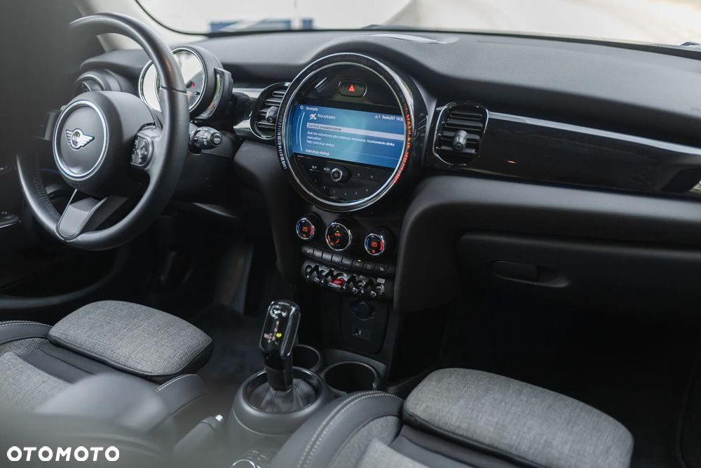 MINI Cooper Standard - 17